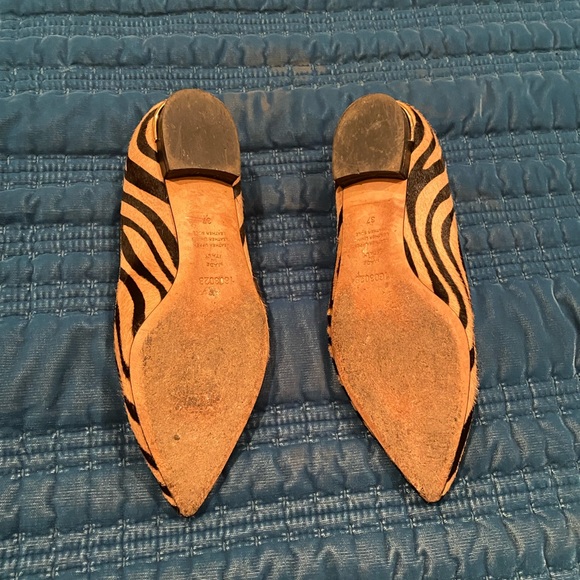 Beautiful cowhide and comfortable flats! - Picture 2 of 3